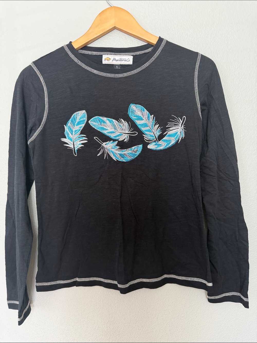Black Long Sleeve Tee with Teal‎ Feather Motif Montana Co Small Western